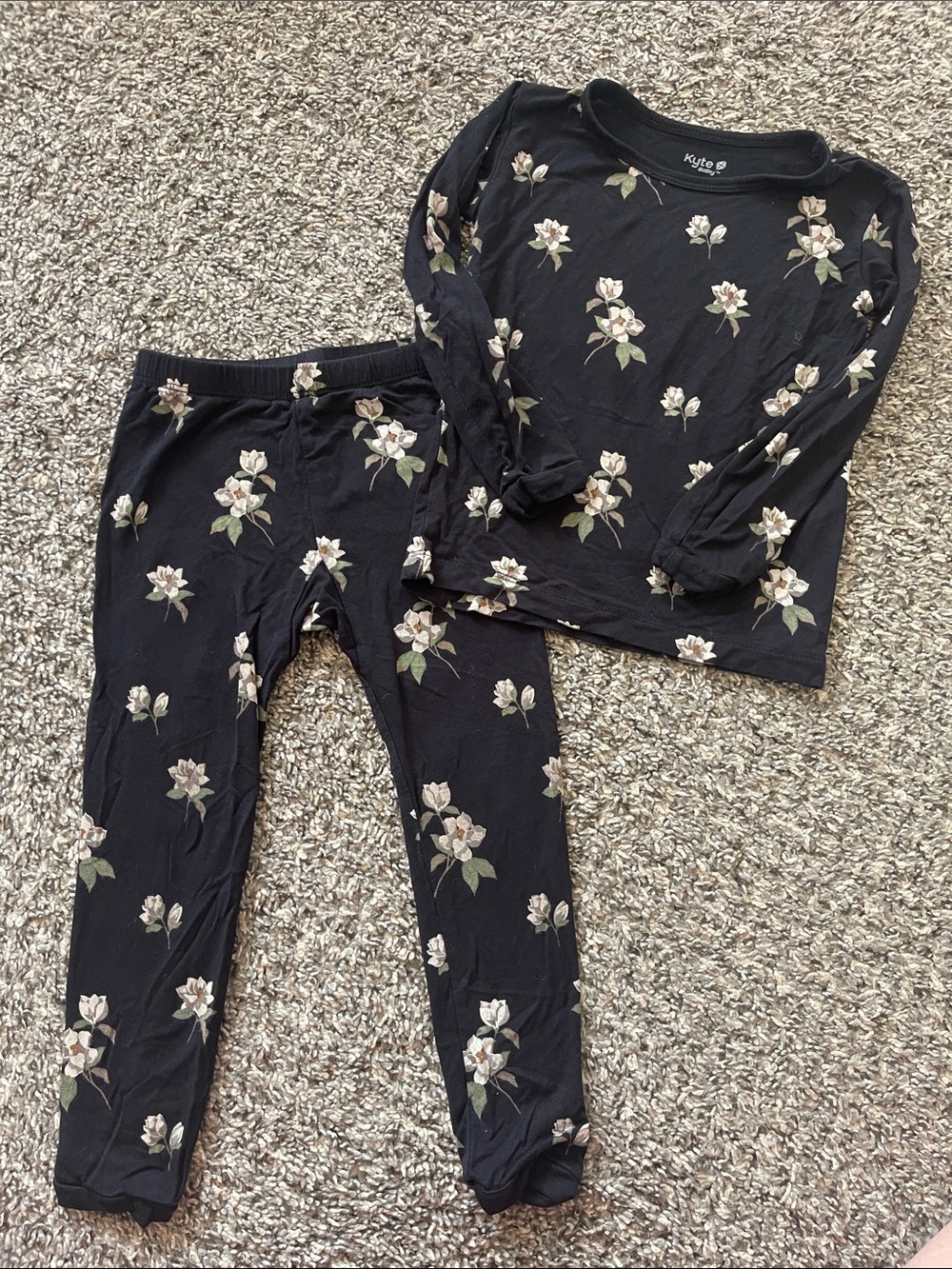 Kyte Baby Black Magnolia Print Two-Piece Pajamas - Size 2T
